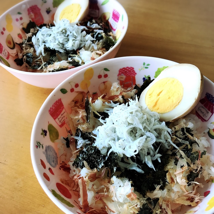 子供が喜ぶ しらすご飯で簡単朝食 煮卵添え レシピ 作り方 By Tomomi9968 楽天レシピ 子供が喜ぶ しらすご飯で簡単朝食 煮卵添え レシピ 作り方 By Tomomi9968 楽天レシピ